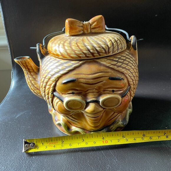 Adorable Vintage Old Lady Granny Ceramic Porcelain Teapot-Made in Japan - Picture 9 of 10